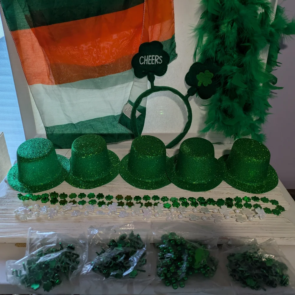 Green Mini Glitter Party Hats Set Scarf Feather Boa & Beads